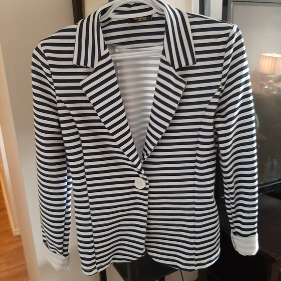 Blazer - Picture 1 of 2
